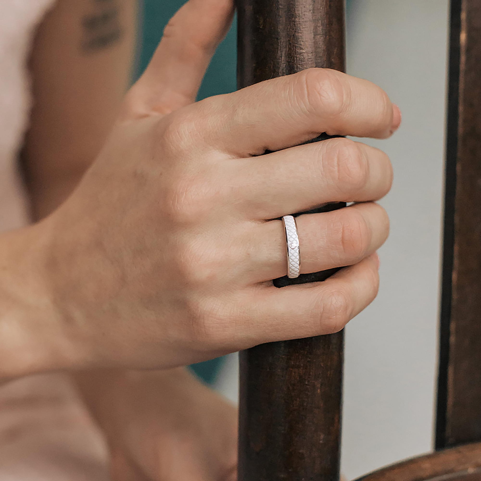 Кольцо из золота 585 пробы с бриллиантом GRAF КОЛЬЦОВ ГК-24ж-1бр/б Золото 585 пр.