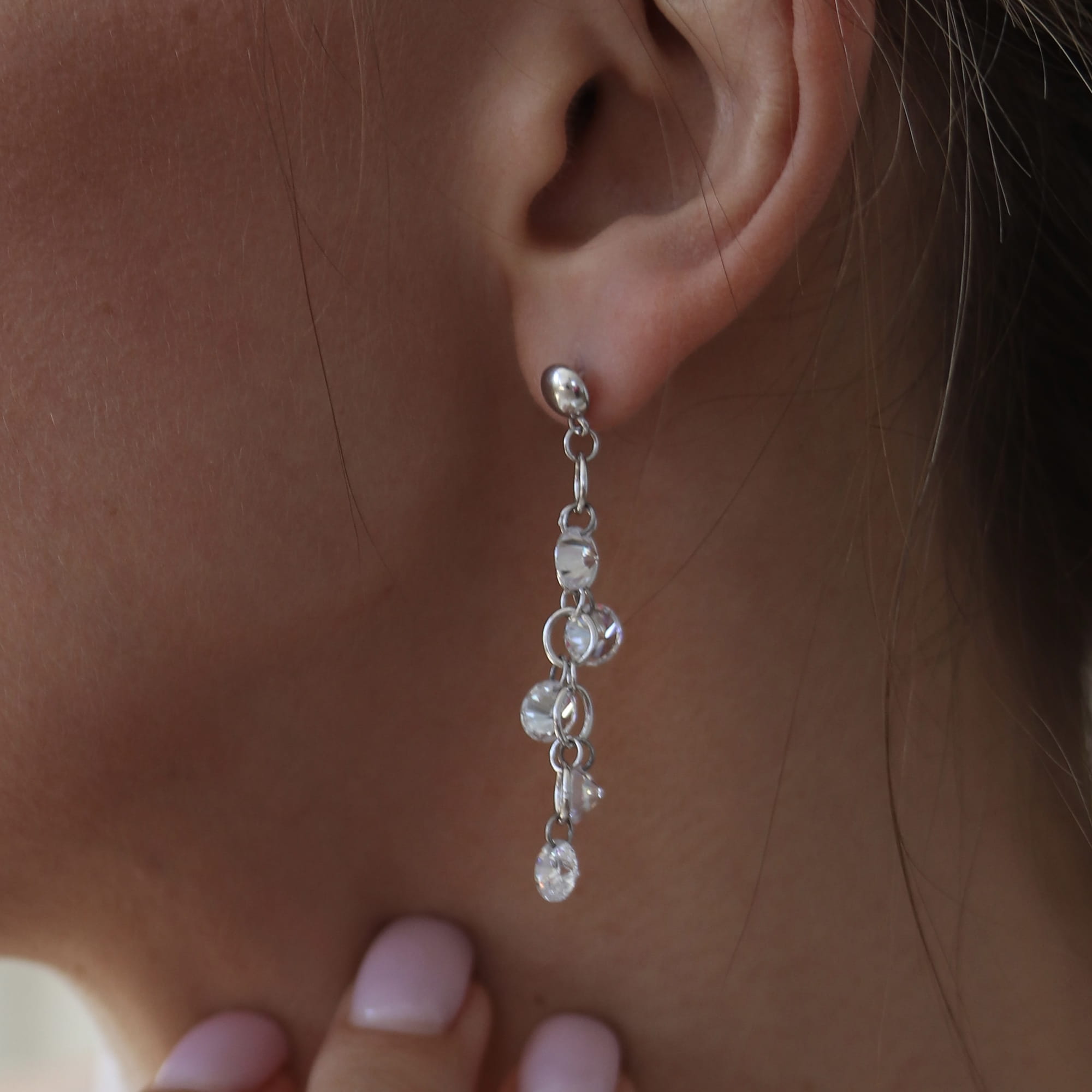 Серьги из серебра 925 пробы с фианитом SOKOLOV 94023938 Серебро 925 пр.